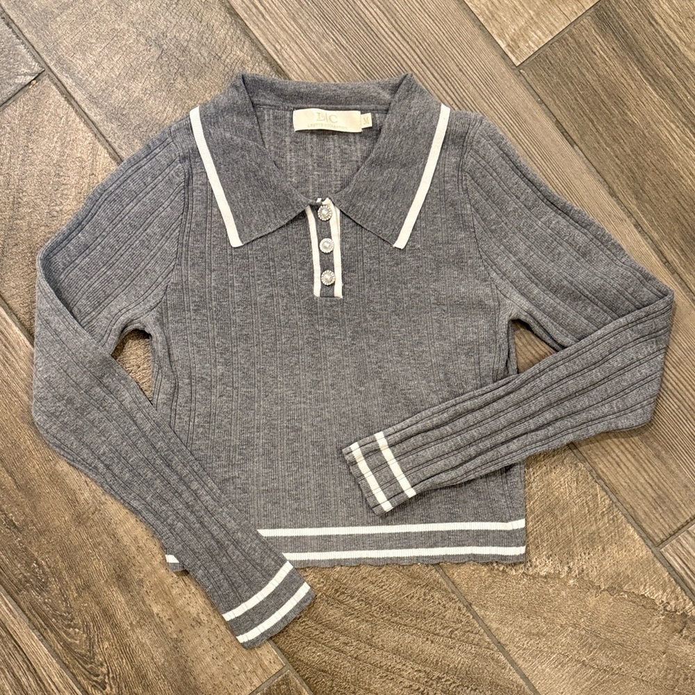 Lizette Collection Ribbed Gray Sweater Medium - Picture 2 of 10